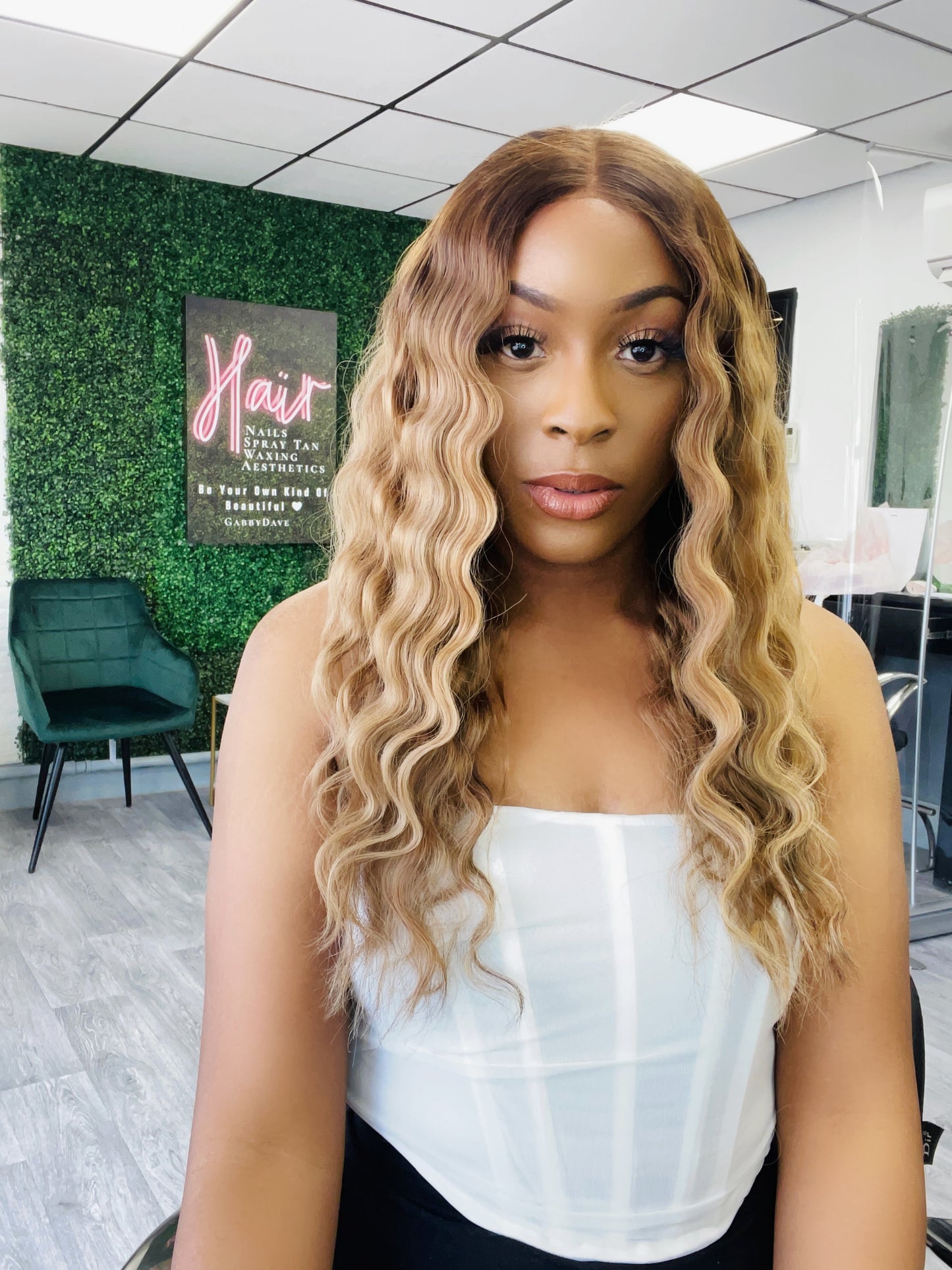 Warm blonde, lightest dark brown root wig - JAN