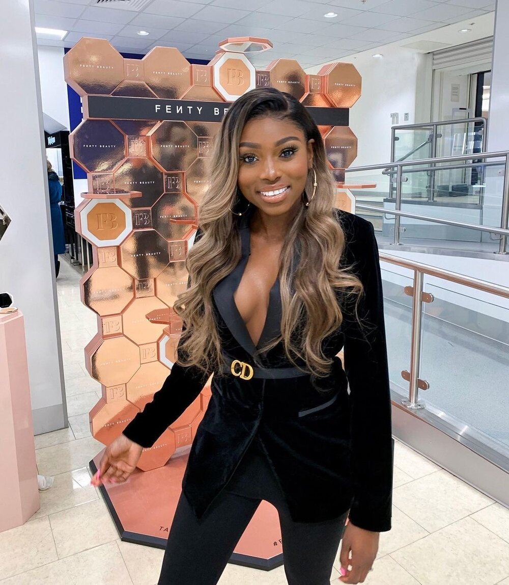 Ash dark honey blonde, dark roots wig - PATRICIA