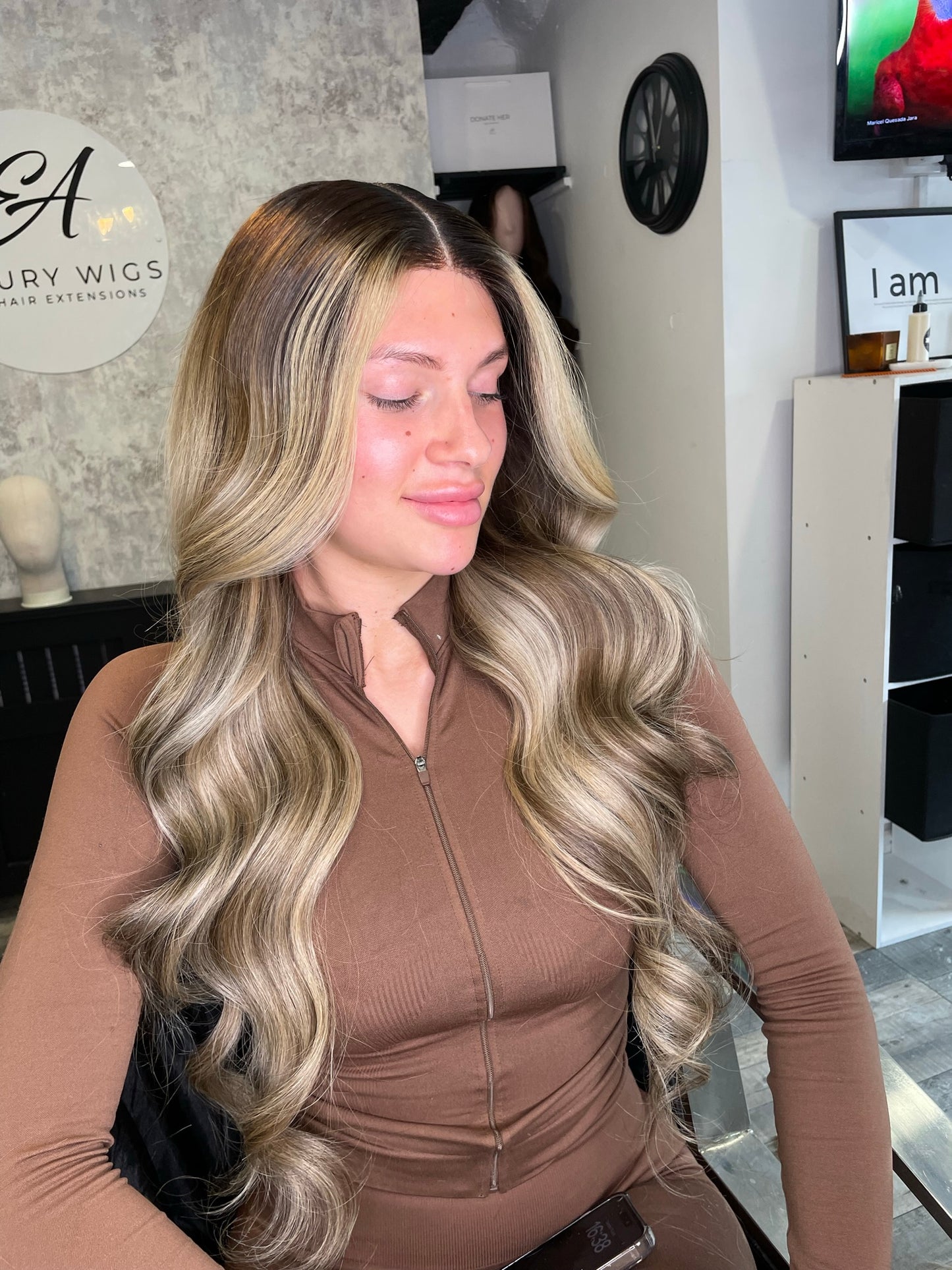 Ash dark blonde / light blonde highlighted wig - KRISTA